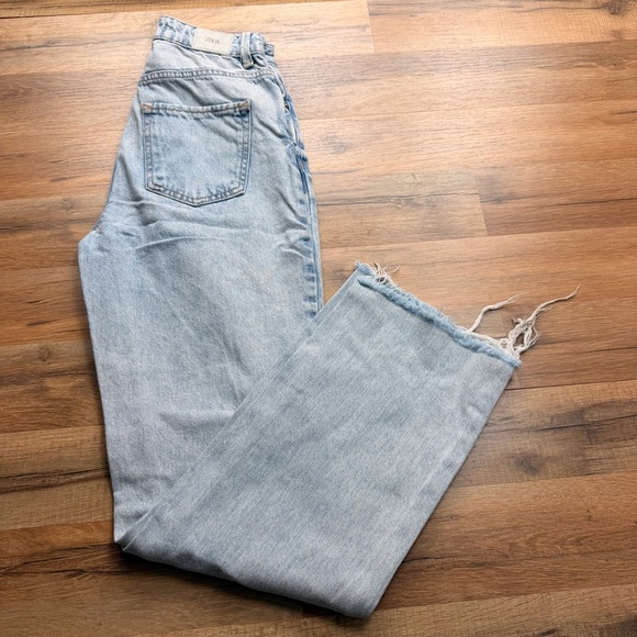 Zara Light Blue size 24 Distressed Jeans JEANS - LIGHT WASH - Picture 2 of 7